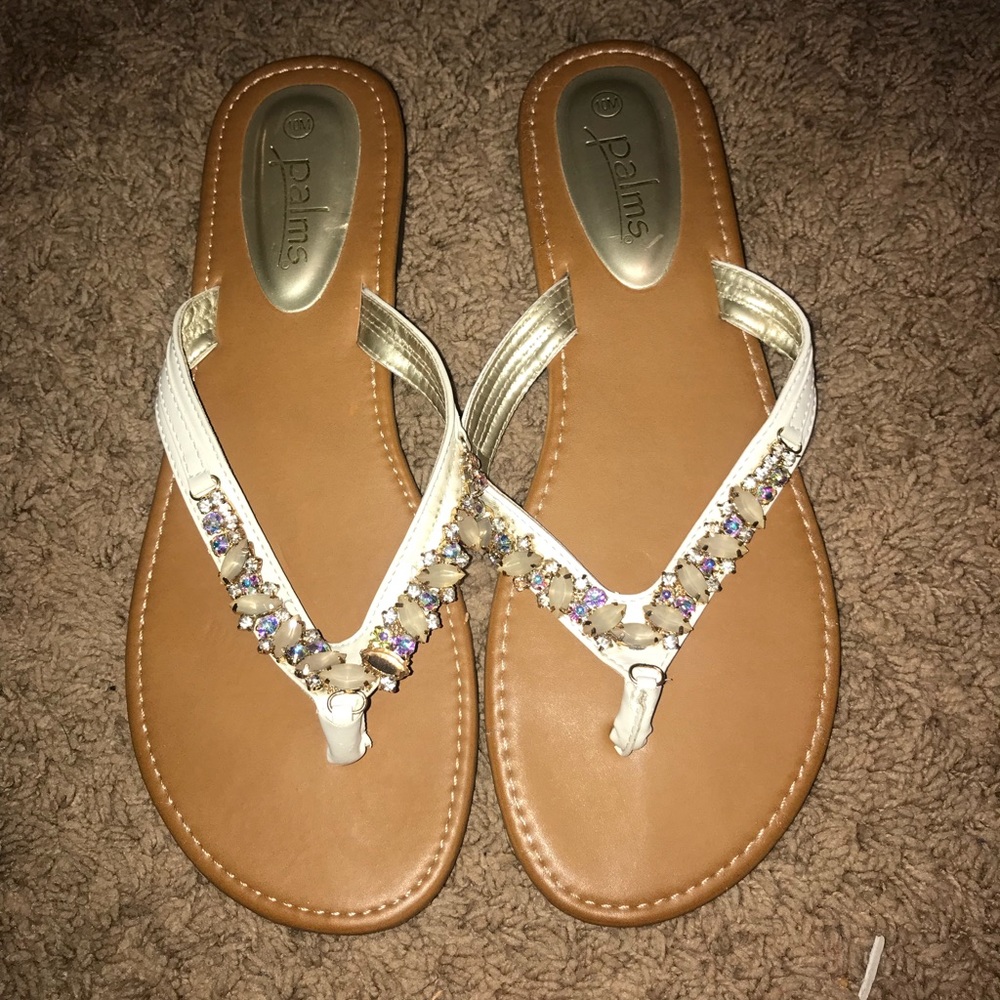 Woman’s sandals size 10